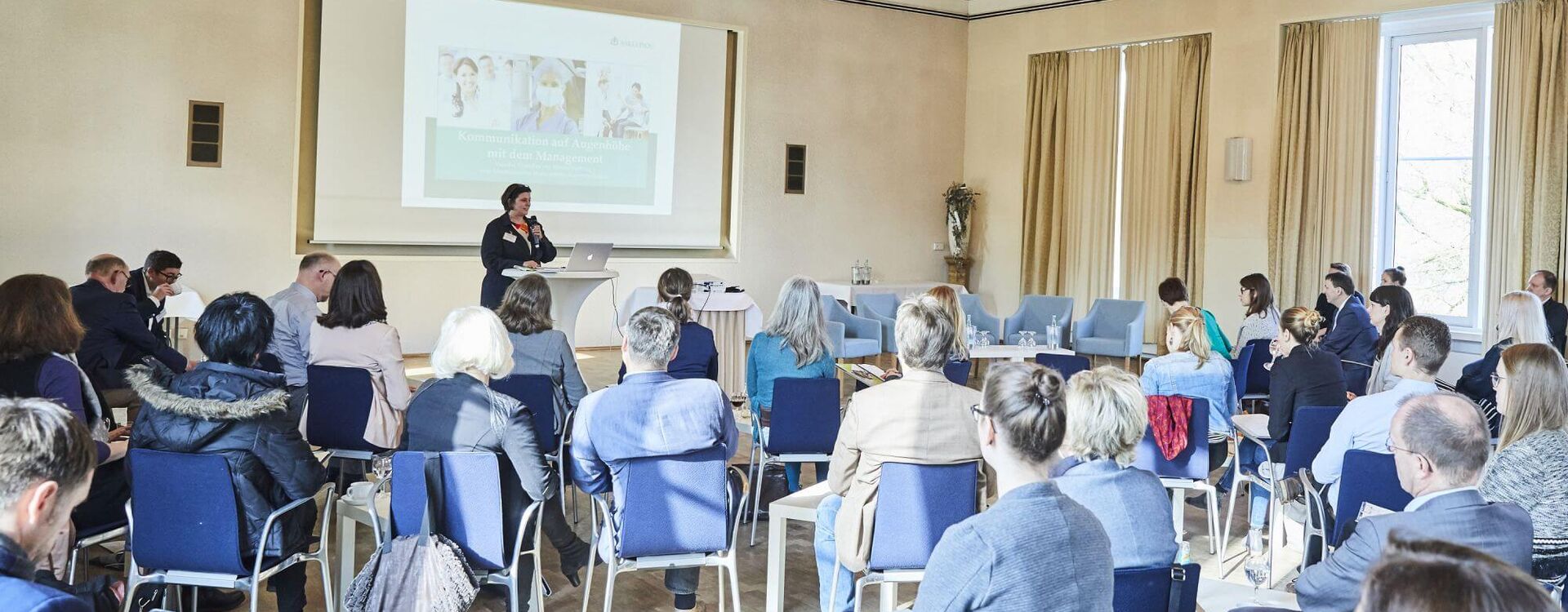 Agentur lege artis - Hilkka Zebothsen hält beim Kliniksprechertag 2018 die Keynote zum Thema "Interne Kommunikation in Krankenhäusern"